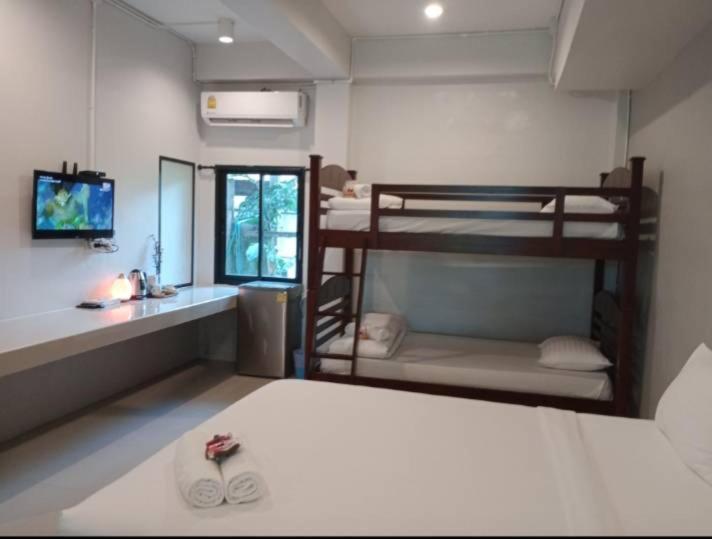 Pugdee Hotel Lang Suan Екстериор снимка